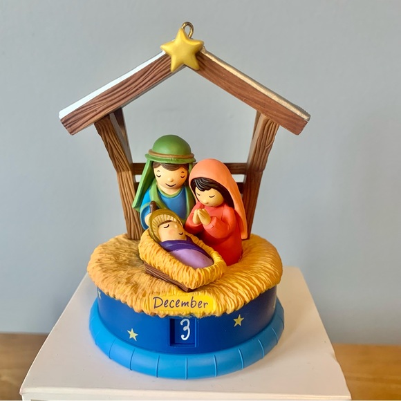 Hallmark 2011 The Story of Christmas Keepsake Ornament Nativity - Picture 4 of 12